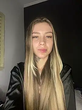 Snapshot of alyssa_22 chatting on July 2026 04:18:01 AM alyssa 22 online show from July 2026 04:18:01 AM