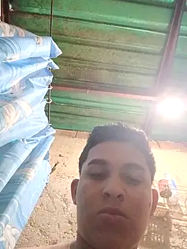 alee28728 online show from April 2026 08:51:02 PM