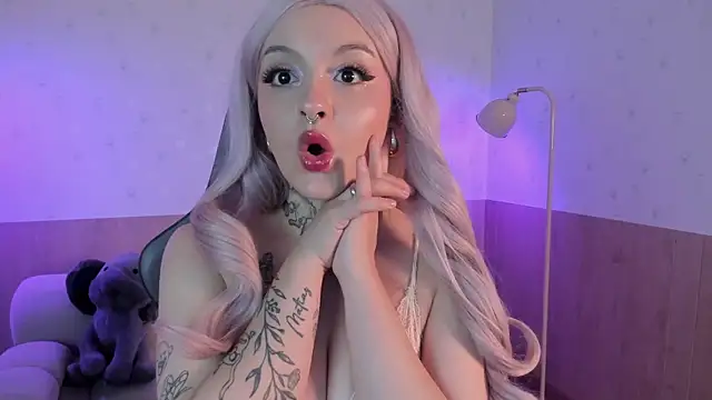 Snapshot of _EmilyRouge_ chatting on July 2026 10:28:02 PM EmilyRouge online show from July 2026 10:28:02 PM
