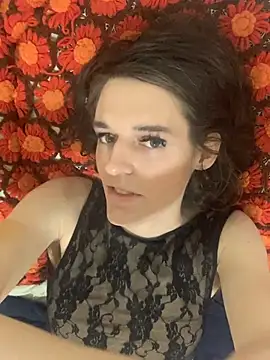 Snapshot of Cutealisandra chatting on April 2026 10:31:02 PM Cutealisandra online show from April 2026 10:31:02 PM