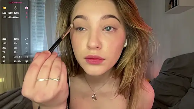 1Kellynaive online show from April 2026 03:20:01 PM