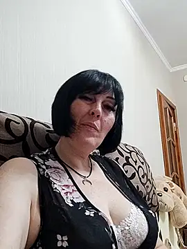 HelgaDennis online show from August 2026 07:16:01 PM