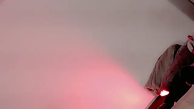 Snapshot of khloe_Gils chatting on March 2026 11:54:01 PM khloe Gils online show from March 2026 11:54:01 PM