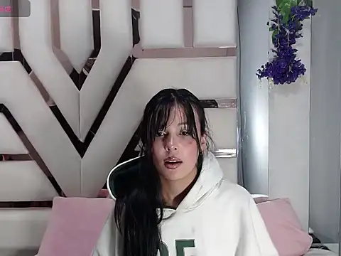 Snapshot of Salome_Saen_ chatting on April 2026 01:41:02 PM Salome Saen online show from April 2026 01:41:02 PM