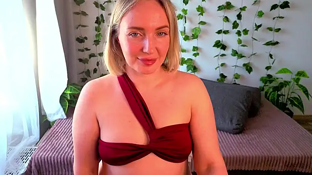 MonikFoxi online show from April 2026 04:05:02 AM