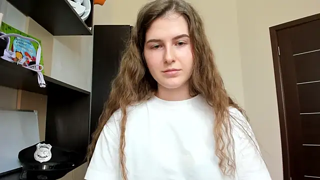 Snapshot of OhMyAlice chatting on April 2026 10:50:01 AM OhMyAlice online show from April 2026 10:50:01 AM