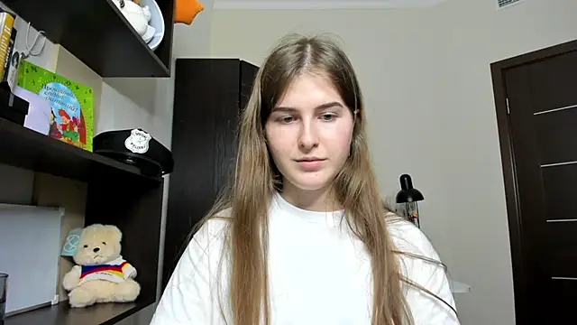 Snapshot of OhMyAlice chatting on April 2026 09:19:01 PM OhMyAlice online show from April 2026 09:19:01 PM