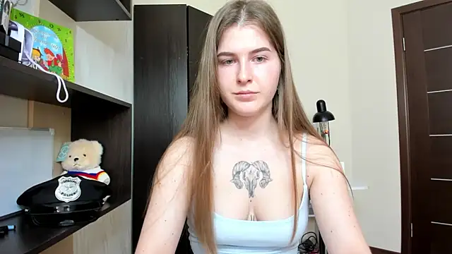 Snapshot of OhMyAlice chatting on May 2026 11:17:02 AM OhMyAlice online show from May 2026 11:17:02 AM