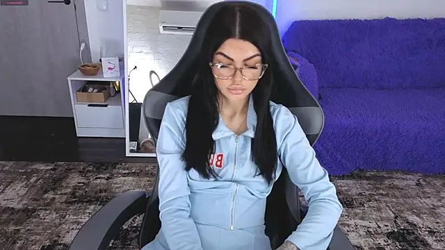 AnacondaOnn online show from April 2026 05:43:02 AM
