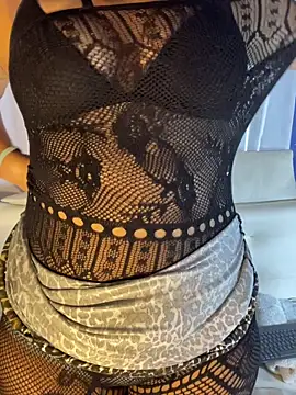LeylaKnox online show from April 2026 06:10:02 PM