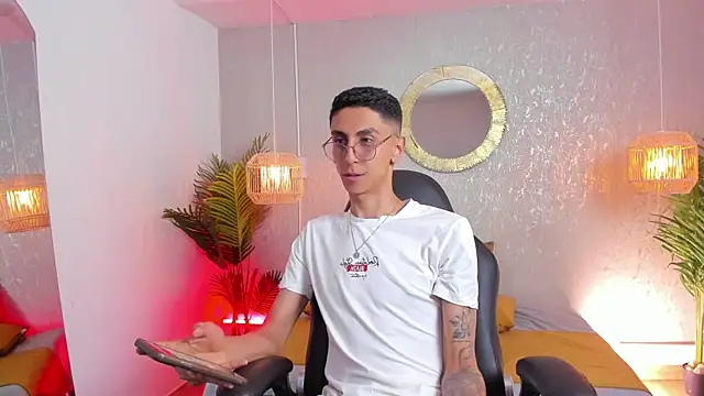 Snapshot of Gio_carangi chatting on May 2026 03:00:01 AM Gio carangi online show from May 2026 03:00:01 AM