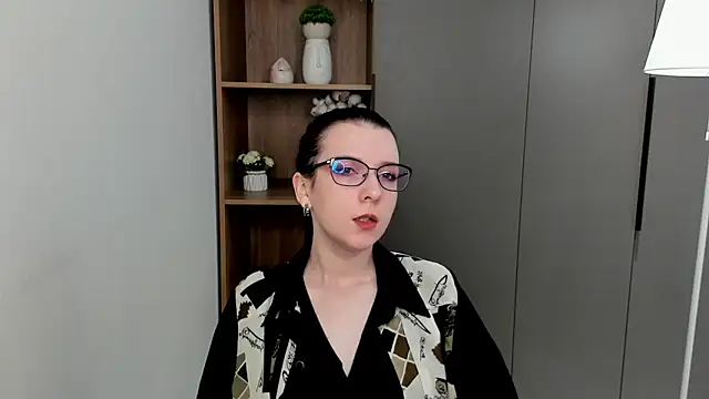 IsaSantella online show from March 2026 10:20:02 AM