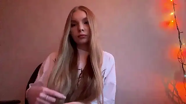 CarolineNine online show from May 2026 04:14:02 PM