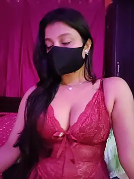 QUEEN-29 online show from May 2026 12:10:01 PM