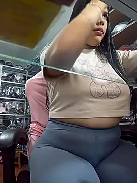 venuslaferte  online show from April 2026 07:27:01 PM