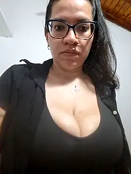 Gia-and-Lara online show from March 2026 12:26:01 AM