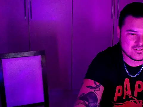 RavenXNoir online show from April 2026 07:01:02 PM