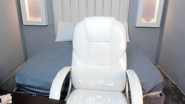 KeilyBennett online show from March 2026 06:11:01 PM