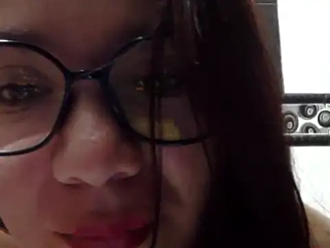 Snapshot of Alaialuxe chatting on April 2026 03:39:02 AM Alaialuxe online show from April 2026 03:39:02 AM