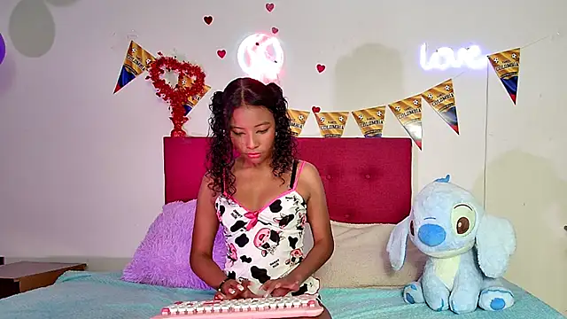 Snapshot of Ellie_Cute7 chatting on July 2026 07:38:01 PM Ellie Cute7 online show from July 2026 07:38:01 PM