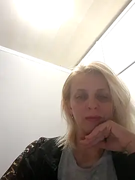 MiaLove183 online show from May 2026 01:38:02 PM