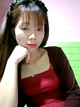 AmyLinee01 online show from April 2026 05:33:02 PM