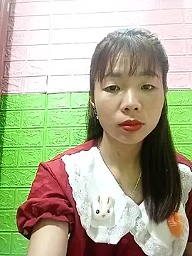 AmyLinee01 online show from June 2026 12:33:02 PM