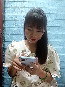 AmyLinee01 online show from July 2026 06:20:01 PM