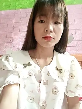 AmyLinee01 online show from August 2026 11:23:02 AM