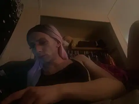 Snapshot of AlexAndriaStrips chatting on March 2026 09:07:01 PM AlexAndriaStrips online show from March 2026 09:07:01 PM