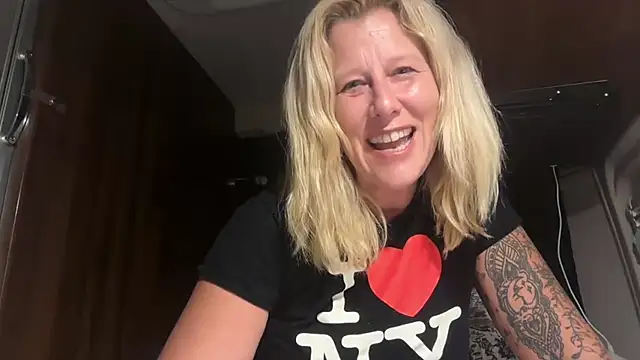 lillysworld online show from May 2026 03:57:01 AM