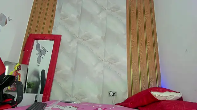 Snapshot of pahula_M chatting on May 2026 02:45:01 PM pahula M online show from May 2026 02:45:01 PM