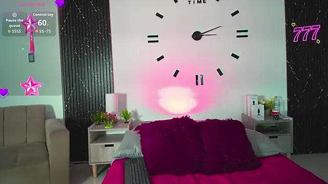 aurora petitee online show from May 2026 01:16:01 PM