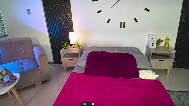 Snapshot of aurora_petitee chatting on May 2026 12:42:01 PM aurora petitee online show from May 2026 12:42:01 PM