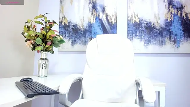 andreazoe online show from May 2026 01:40:01 PM