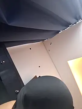 wesbighole online show from March 2026 04:38:02 AM