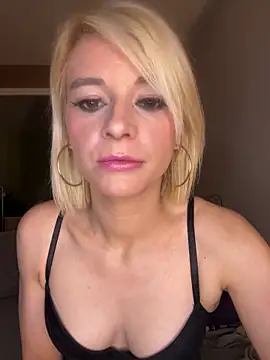 Snapshot of evaluminax chatting on March 2026 12:39:01 AM evaluminax online show from March 2026 12:39:01 AM