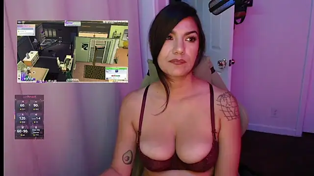 Snapshot of sweetRoxie chatting on May 2026 11:56:01 PM sweetRoxie online show from May 2026 11:56:01 PM