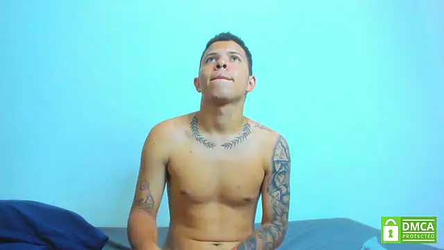 LatinsGuys2026 online show from April 2026 04:15:02 AM