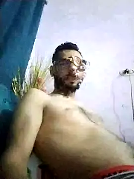 Alimohamed08 online show from May 2026 07:30:01 PM