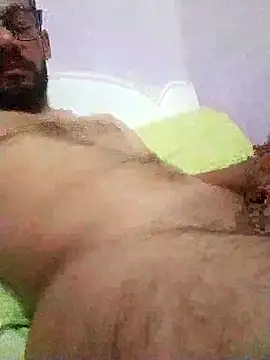 Snapshot of Alimohamed08 chatting on May 2026 11:45:02 PM Alimohamed08 online show from May 2026 11:45:02 PM