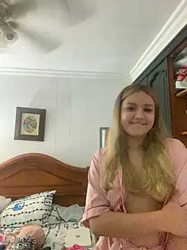 Snapshot of valvam_ chatting on May 2026 10:33:02 AM valvam online show from May 2026 10:33:02 AM