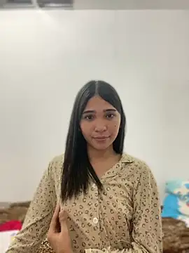 Snapshot of allaboutlara_ chatting on March 2026 01:44:01 PM allaboutlara online show from March 2026 01:44:01 PM