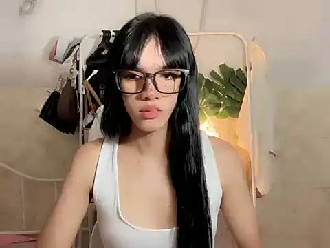 Snapshot of Leijona_Milker chatting on July 2026 08:43:02 AM Leijona Milker online show from July 2026 08:43:02 AM