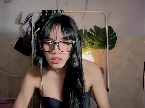 Snapshot of Leijona_Milker chatting on July 2026 12:48:02 PM Leijona Milker online show from July 2026 12:48:02 PM