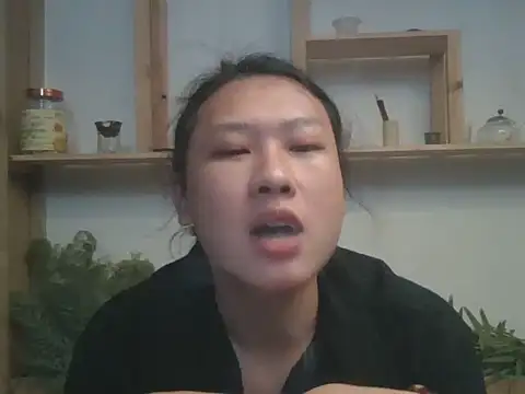 Snapshot of Live-001 chatting on May 2026 11:06:01 AM Live-001 online show from May 2026 11:06:01 AM