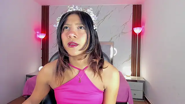 EsperanzaMora online show from May 2026 12:11:02 PM
