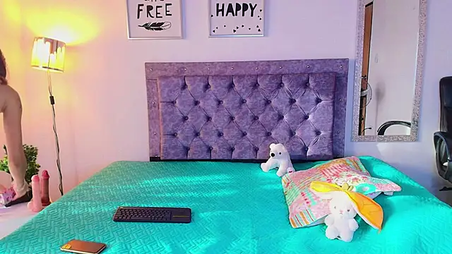 Snapshot of Daphne_Rosse chatting on June 2026 12:05:02 PM Daphne Rosse online show from June 2026 12:05:02 PM