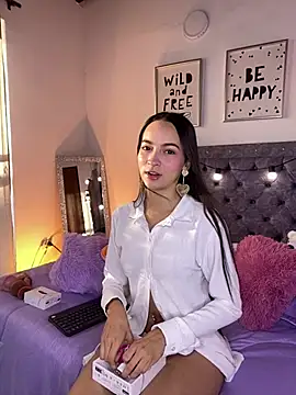 Snapshot of Daphne_Rosse chatting on July 2026 11:30:02 AM Daphne Rosse online show from July 2026 11:30:02 AM