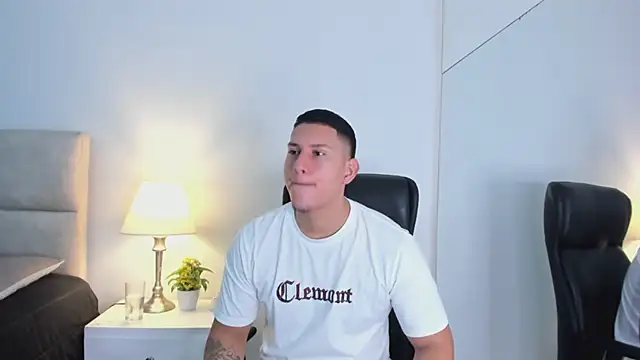 Chriss Diamond online show from June 2026 08:35:01 PM
